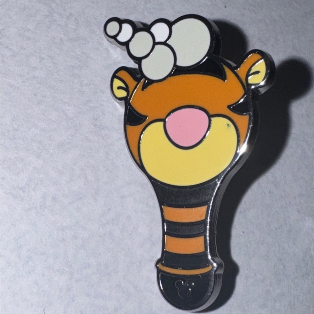 Disney Tigger-themed bubble wand pin 2025 WDW Hidden Disney Series, Wave B.